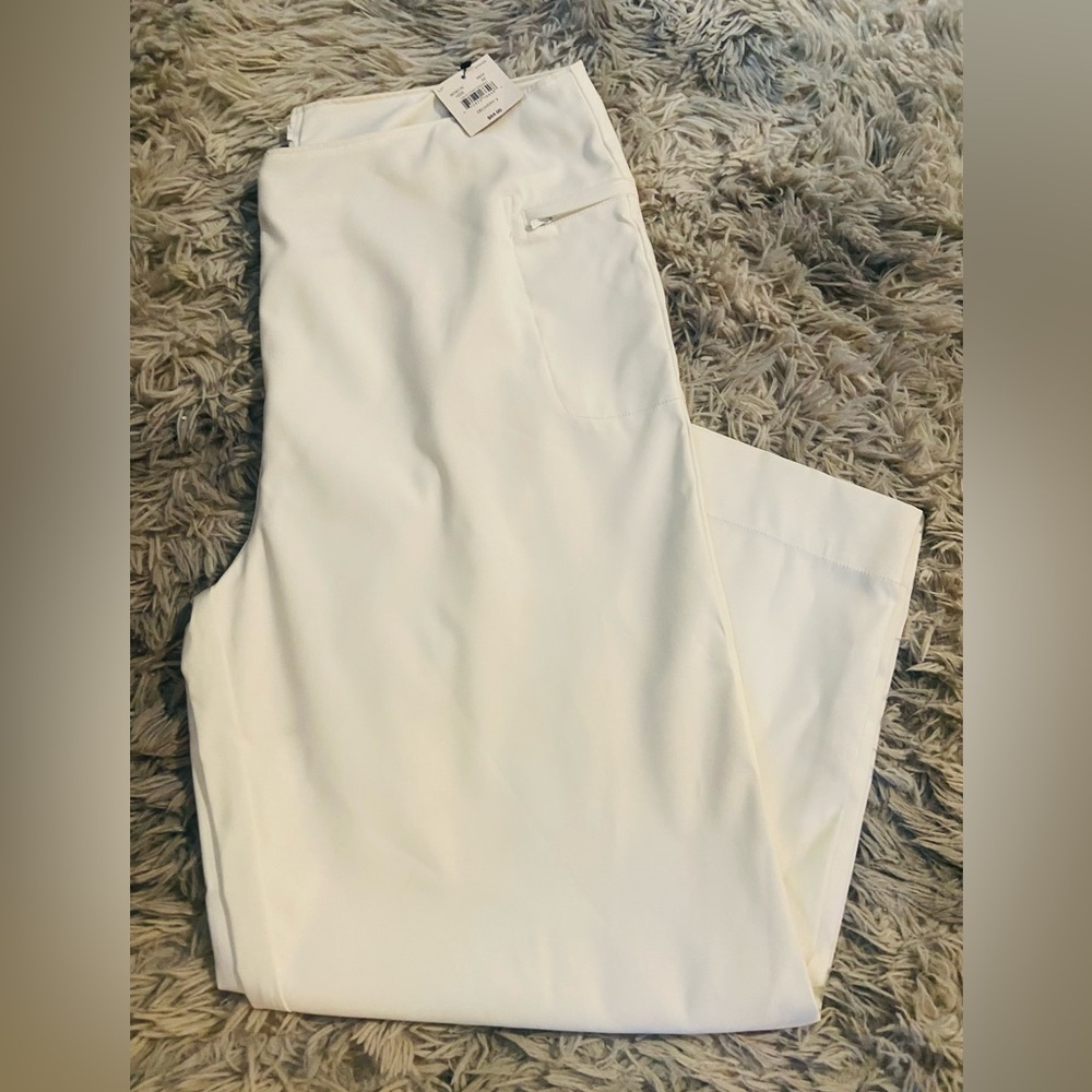 White flat front cropped pants. Size 32. Brand new with tags